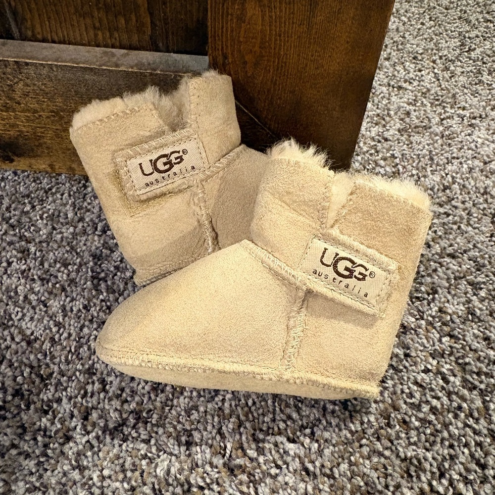 UGG Fluffy Cream Baby Booties